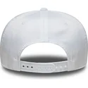 biala-zakrzywiona-czapka-snapback-9seventy-stretch-snap-technical-golf-new-era