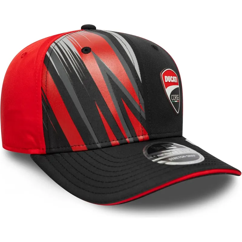 schwarze-und-rote-gebogene-kappe-snapback-9seventy-stretch-snap-print-von-ducati-motor-motogp-von-new-era