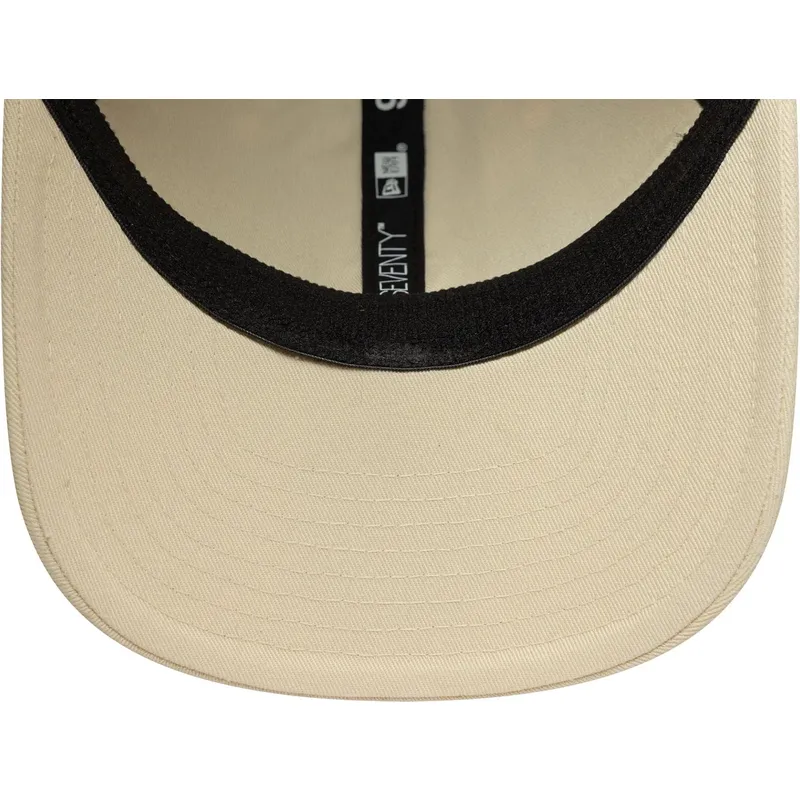 beige-gebogene-snapback-kappe-9seventy-stretch-snap-seasonal-von-ducati-motor-motogp-von-new-era