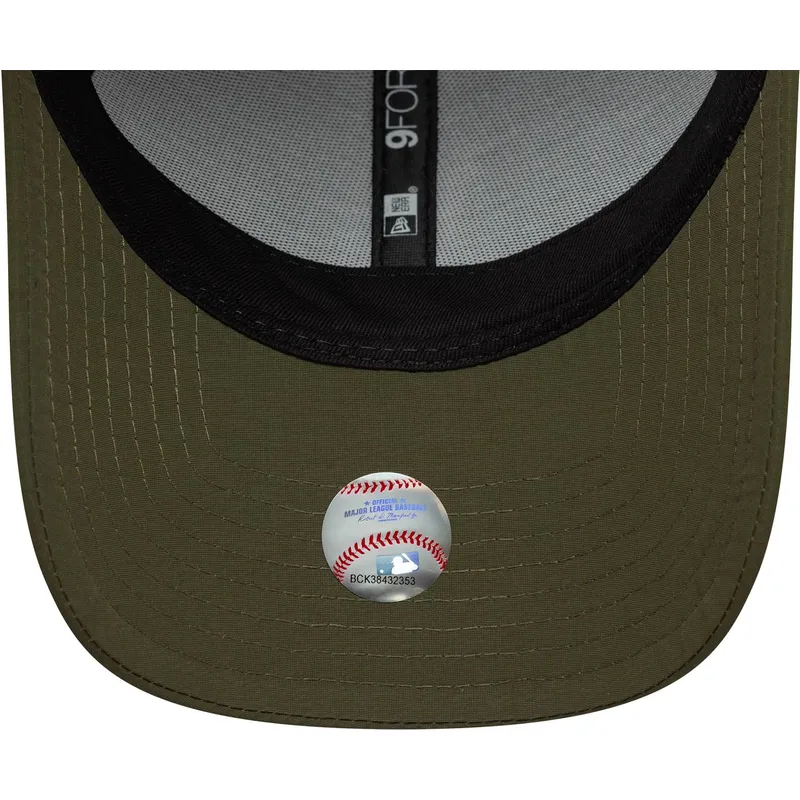 cappellino-curva-verde-regolabile-9forty-recycled-midi-dei-los-angeles-dodgers-mlb-di-new-era