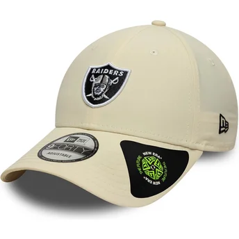 Beige verstellbare Curved Cap 9FORTY Recycled Midi der Las Vegas Raiders NFL von New Era