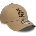 braune-verstellbare-curved-cap-mit-braunem-logo-9forty-outline-der-los-angeles-dodgers-mlb-von-new-era
