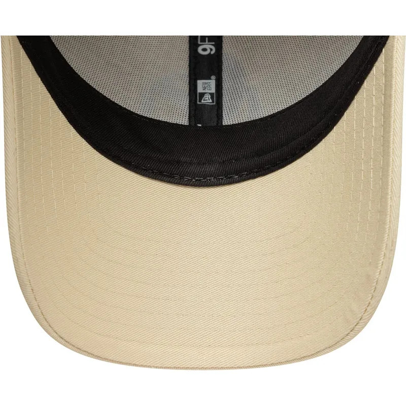 beige-verstellbare-curved-cap-9forty-essential-vespa-piaggio-von-new-era