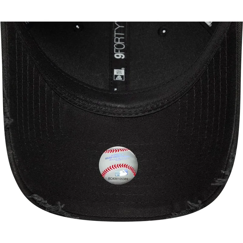 gorra-curva-negra-ajustable-con-logo-negro-9forty-wash-distress-de-new-york-yankees-mlb-de-new-era