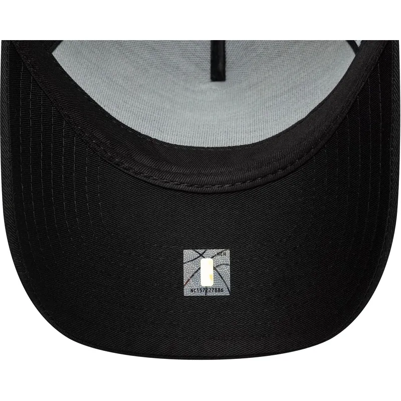 cappellino-curvo-nero-snapback-9forty-e-frame-metallic-di-chicago-bulls-nba-di-new-era