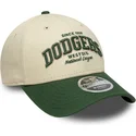 cappellino-curvo-beige-e-verde-regolabile-9forty-m-crown-wordmark-dei-los-angeles-dodgers-mlb-di-new-era