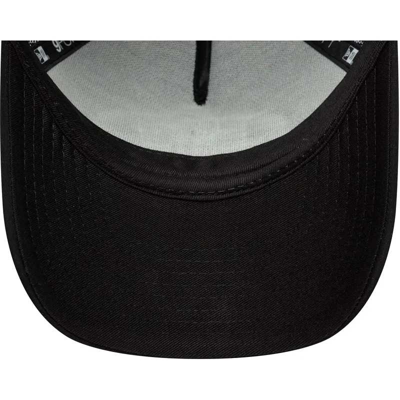 trucker-9forty-m-crown-graphic-new-era