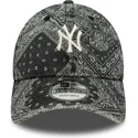 svart-bojd-justerbar-keps-9twenty-washed-paisley-fran-new-york-yankees-mlb-av-new-era