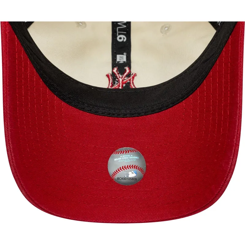 cappellino-curvo-beige-e-rosso-regolabile-9twenty-mini-washed-dei-new-york-yankees-mlb-di-new-era