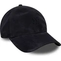 cappellino-curvo-blu-navy-regolabile-con-logo-blu-navy-9twenty-suede-di-new-york-yankees-mlb-di-new-era