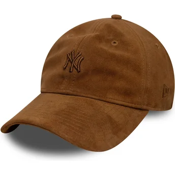 Cappellino curvo marrone regolabile con logo marrone 9TWENTY Suede di New York Yankees MLB di New Era