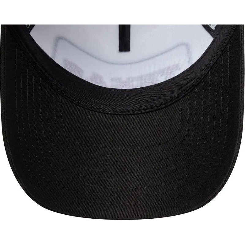 czapka-trucker-bialo-czarna-a-frame-location-z-austin-miasta-i-plaze-texas-od-new-era