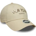 bezowa-regulowana-czapka-z-daszkiem-dla-kobiet-9forty-sequin-wordmark-new-york-yankees-mlb-new-era