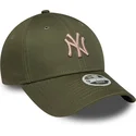 gorra-curva-verde-ajustable-con-logo-rosa-para-mujer-9forty-league-essential-midi-de-new-york-yankees-mlb-de-new-era