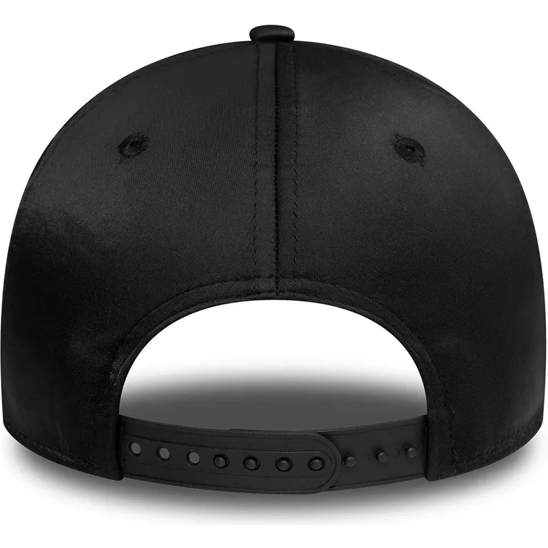 cappellino-curvo-nero-snapback-con-logo-nero-da-donna-9forty-satin-di-new-york-yankees-mlb-di-new-era
