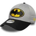 gra-och-svart-justerbar-kurvad-keps-for-barn-9forty-batman-dc-comics-fran-new-era