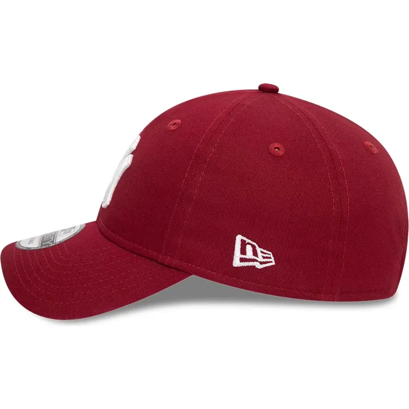cappellino-visiera-curva-rosso-scuro-regolabile-9twenty-league-essential-di-new-york-yankees-mlb-di-new-era