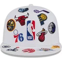 weisse-enganliegende-59fifty-all-over-flat-cap-von-nba-von-new-era