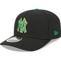cappellino-curvo-nero-snapback-9seventy-stretch-snap-saint-patrick-s-day-dei-new-york-yankees-mlb-di-new-era