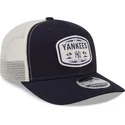 casquette-trucker-bleue-marine-9seventy-stretch-snap-patch-new-york-yankees-mlb-new-era