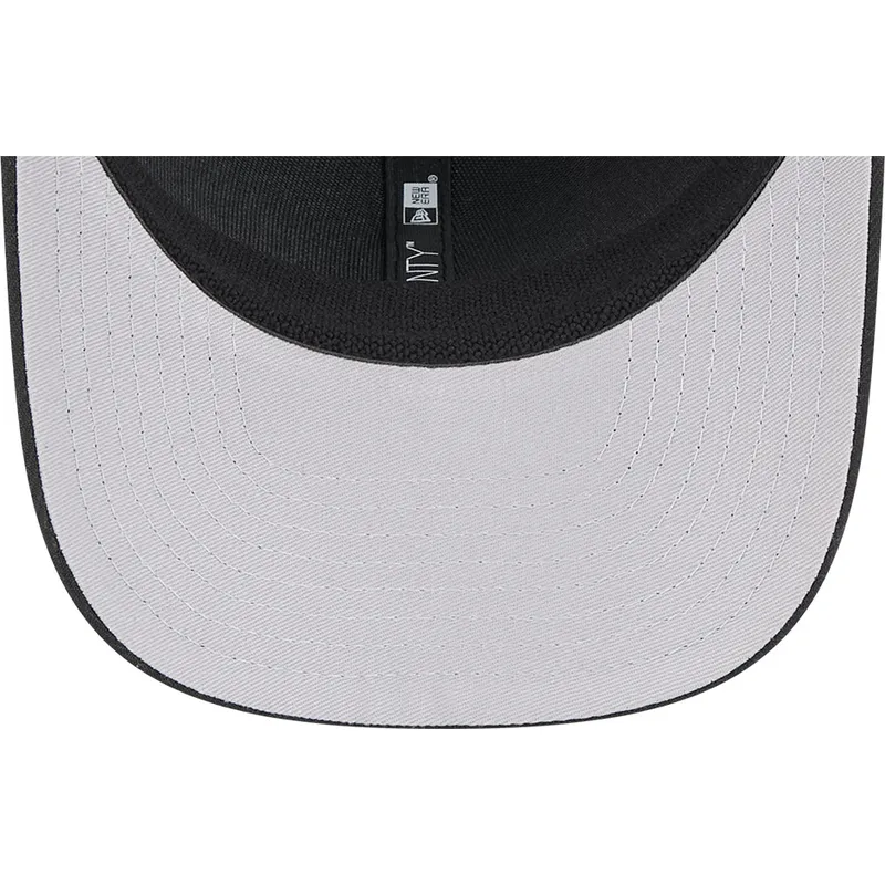 czapka-trucker-czarna-9seventy-stretch-snap-evergreen-san-jose-sharks-nhl-new-era