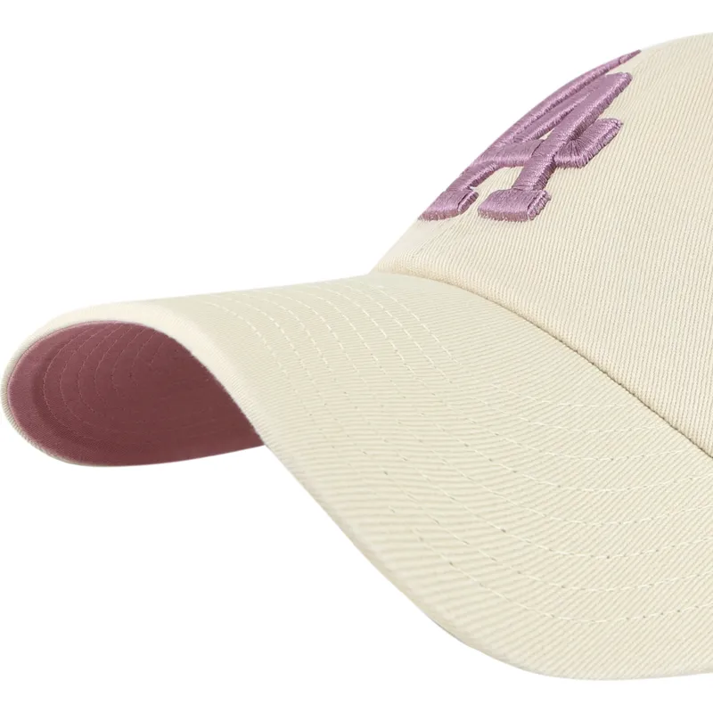 gorra-curva-beige-ajustable-con-logo-violeta-clean-up-ballpark-de-los-angeles-dodgers-mlb-de-47-brand