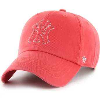Cappellino curvo rosso regolabile Clean Up Trailer dei New York Yankees MLB di 47 Brand