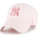 gorra-curva-rosa-ajustable-con-logo-rosa-clean-up-no-loop-label-de-new-york-yankees-mlb-de-47-brand