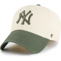 casquette-courbee-beige-et-verte-ajustable-clean-up-two-tone-no-loop-label-new-york-yankees-mlb-47-brand