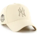 bezowa-czapka-z-daszkiem-snapback-z-bezowym-logo-mvp-dt-sure-shot-two-tone-cotton-new-york-yankees-mlb-od-47-brand