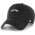 gorra-curva-negra-ajustable-clean-up-base-runner-script-de-new-york-yankees-mlb-de-47-brand