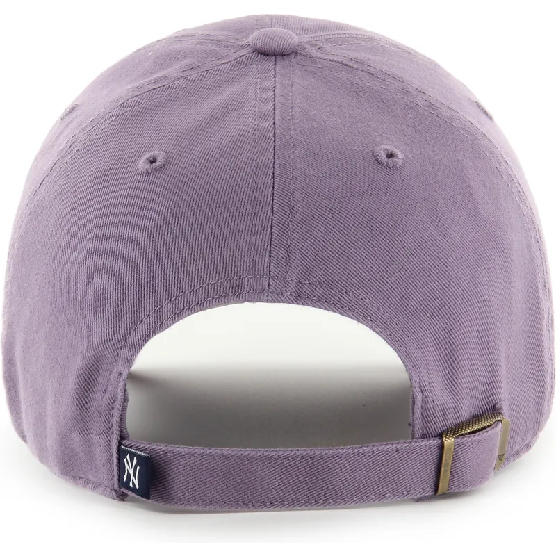 casquette-courbee-violette-ajustable-avec-logo-violet-clean-up-iris-new-york-yankees-mlb-47-brand