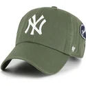 cappellino-curvo-verde-regolabile-clean-up-badges-dei-new-york-yankees-mlb-di-47-brand