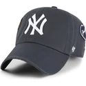cappellino-curvo-blu-marino-regolabile-clean-up-badges-vintage-dei-new-york-yankees-mlb-di-47-brand