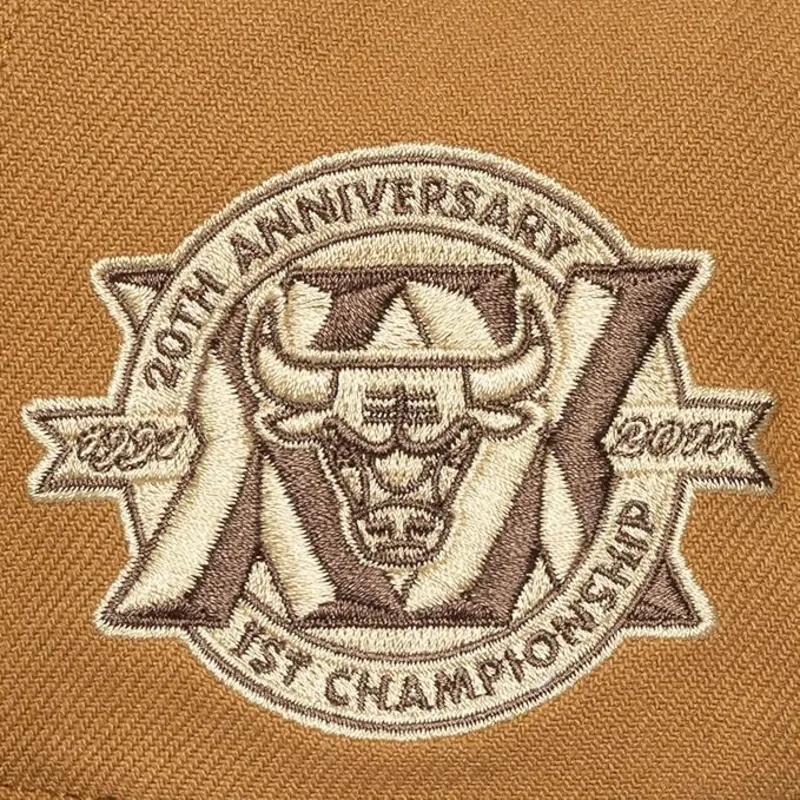 cappello-piatto-marrone-regolabile-coffee-strapback-dei-chicago-bulls-nba-di-mitchell-ness