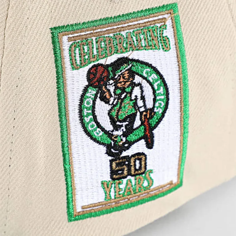 casquette-plate-verte-et-beige-snapback-across-the-board-boston-celtics-nba-mitchell-ness