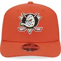 cappello-trucker-arancione-9seventy-stretch-snap-evergreen-degli-anaheim-ducks-nhl-di-new-era