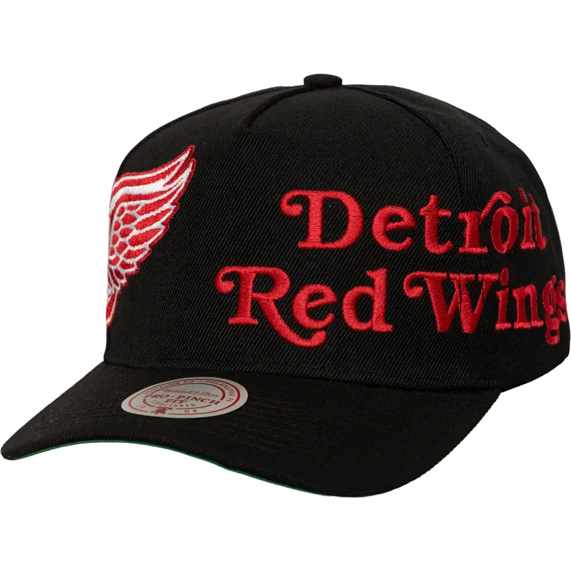 svart-kurvad-snapback-keps-busted-pro-av-detroit-red-wings-nhl-fran-mitchell-ness