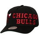 schwarze-gebogene-snapback-kappe-busted-pro-von-chicago-bulls-nba-von-mitchell-ness