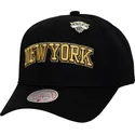czarna-czapka-z-zakrzywionym-daszkiem-snapback-pinned-gold-pro-new-york-knicks-nba-od-mitchell-ness