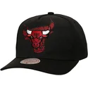 schwarze-gebogene-snapback-kappe-tilted-pro-der-chicago-bulls-nba-von-mitchell-ness