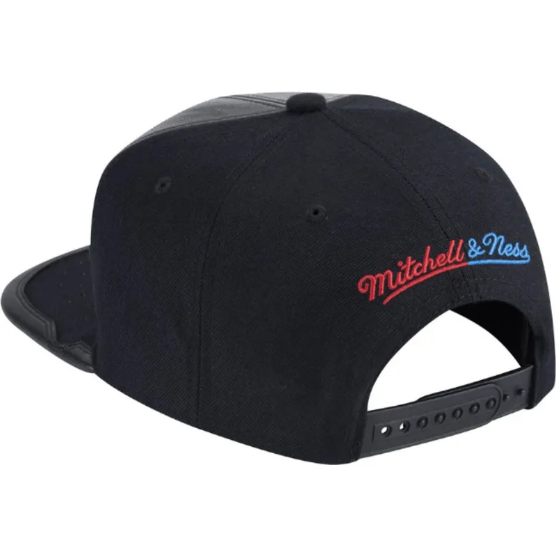 schwarze-rote-und-blaue-snapback-flatcap-day-one-der-chicago-bulls-nba-von-mitchell-ness