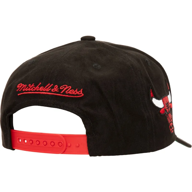 cappellino-curvo-nero-snapback-shady-suede-pro-di-chicago-bulls-nba-di-mitchell-ness
