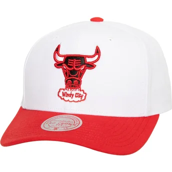Λευκό και κόκκινο καπέλο με καμπύλη snapback Team 2 Tone 2.0 Pro των Chicago Bulls NBA από Mitchell & Ness