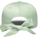grune-gebogene-verstellbare-damenkappe-9forty-bow-back-satin-der-los-angeles-dodgers-mlb-von-new-era