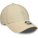 beige-gebogene-verstellbare-damenkappe-9forty-mini-cord-der-new-york-yankees-mlb-von-new-era