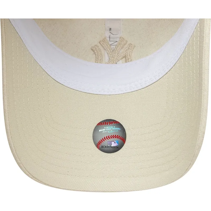 bojd-beige-justerbar-keps-med-beige-logotyp-for-dam-9twenty-midi-linen-fran-new-york-yankees-mlb-av-new-era