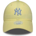 gorra-curva-amarilla-ajustable-para-mujer-9twenty-league-essential-midi-de-new-york-yankees-mlb-de-new-era