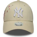 casquette-courbee-beige-ajustable-pour-femme-9forty-floral-icon-side-new-york-yankees-mlb-new-era