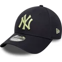 casquette-courbee-bleue-marine-ajustable-avec-logo-jaune-9forty-league-essential-new-york-yankees-mlb-new-era